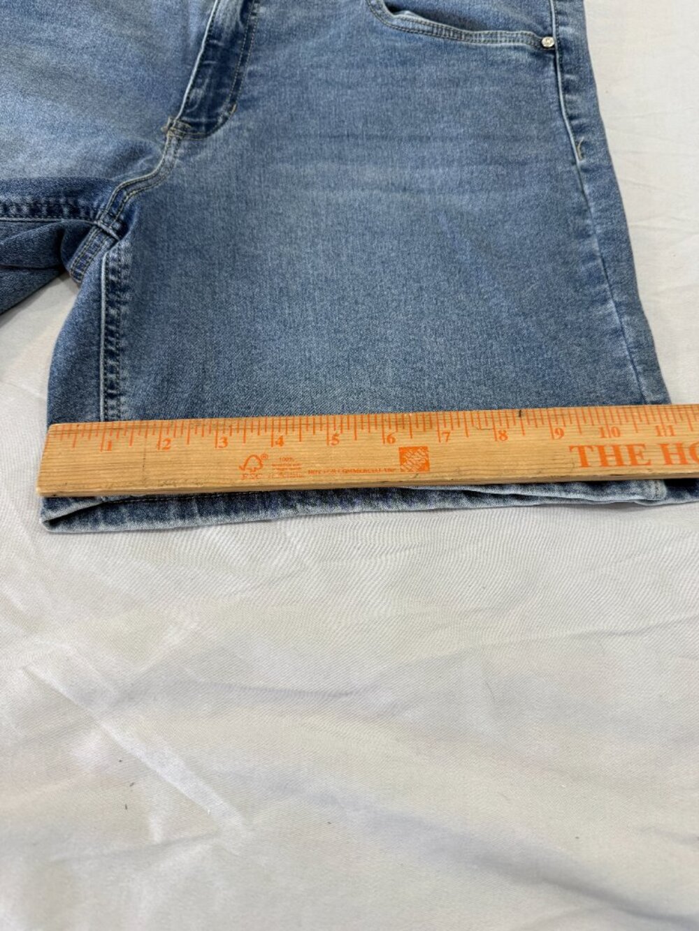 Angels Forever Young Everlux Sculpt Denim Shorts Size 16 - Picture 11 of 12